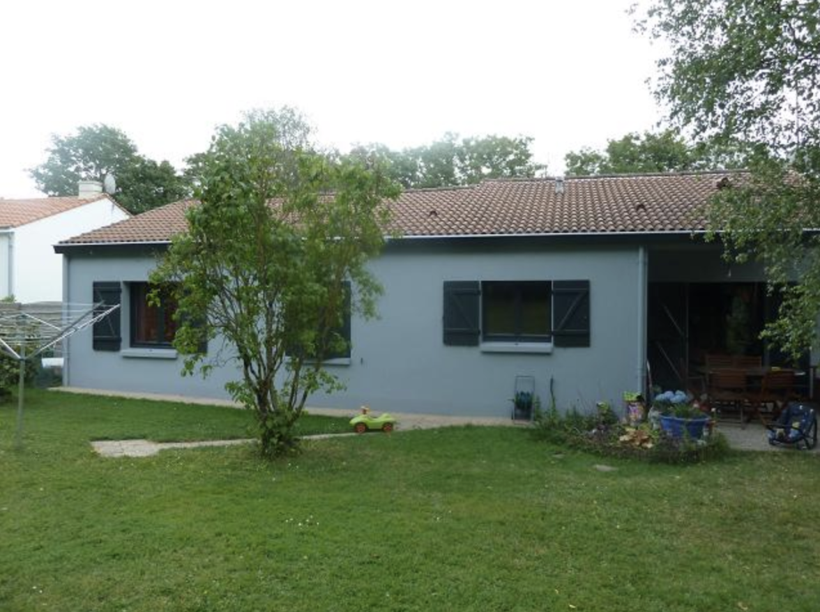 ravalement-facade-maison-jardin